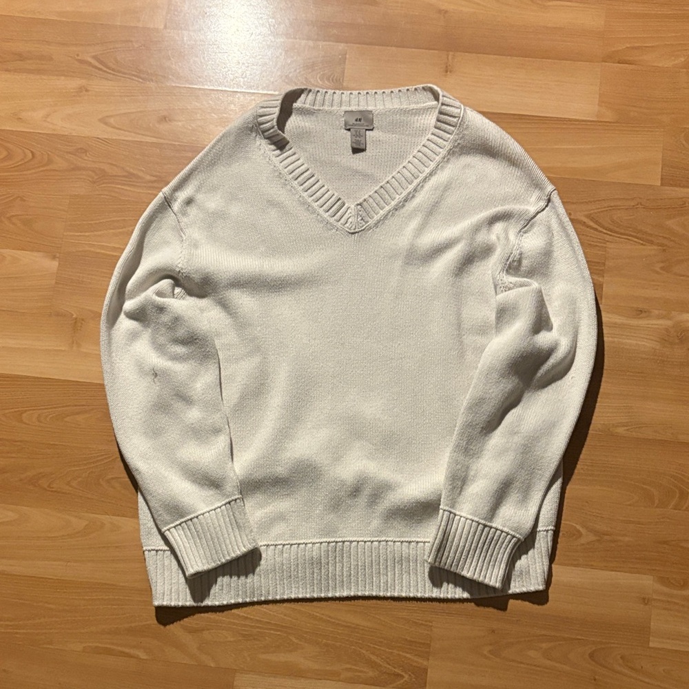 H&M Men's Off-White V-Neck Sweater